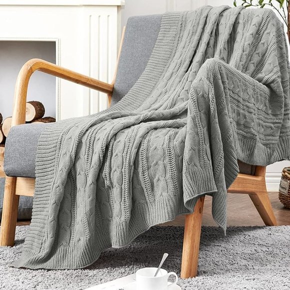 Light Grey Knit Cable Knit Weave Pattern Decorative Sweater Accent Bed Blanket